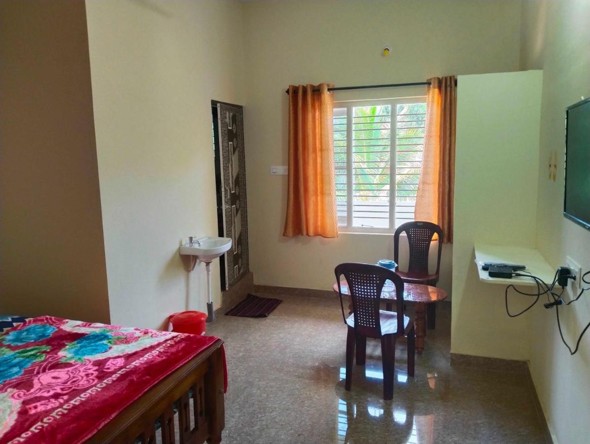 Hotel Oyo 8206 K J Residency Mysore Exterior foto